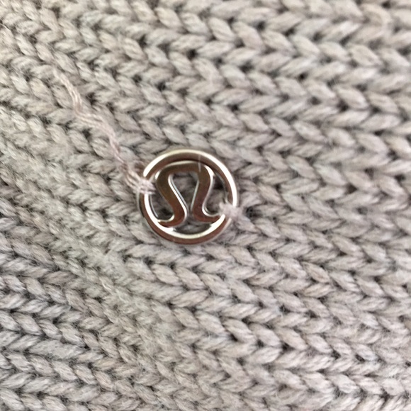 Lulu lemon sweater - Picture 5 of 5